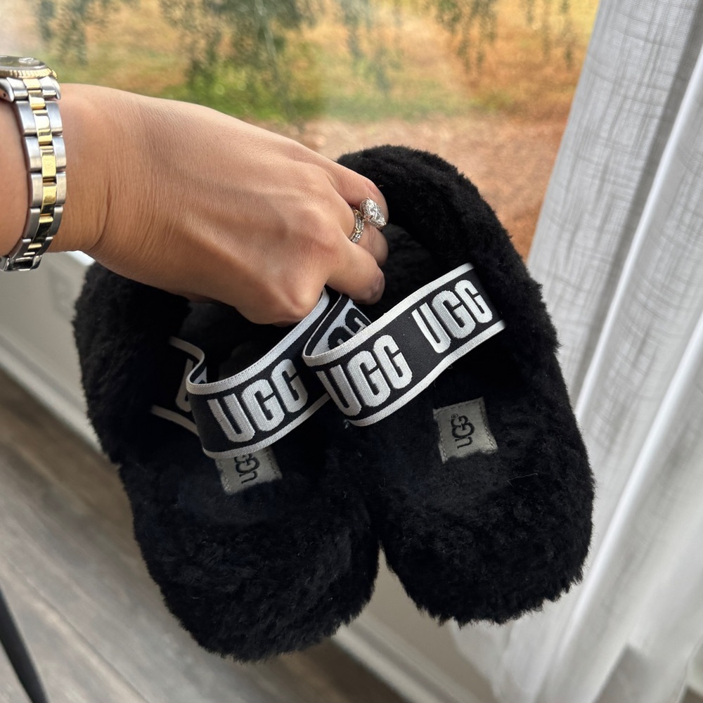 UGG Wmns Fluff Yeah Slide 'Black' UGG Black Fluffy Slides with Logo Strap 8 - Picture 4 of 6
